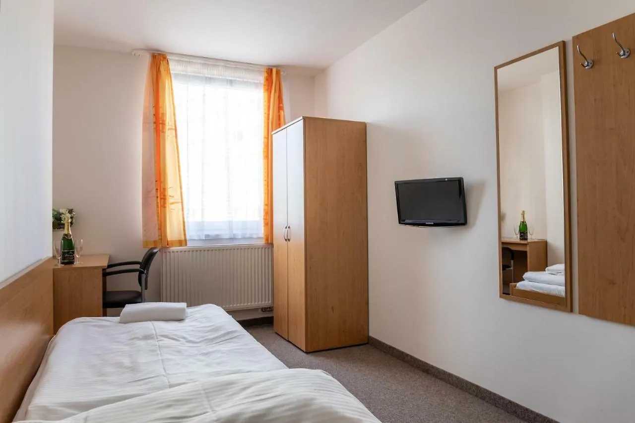Hotel Kanarek Prague